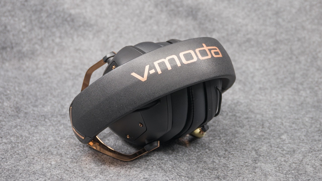 headphone, headphones, headset, over-ear headphones